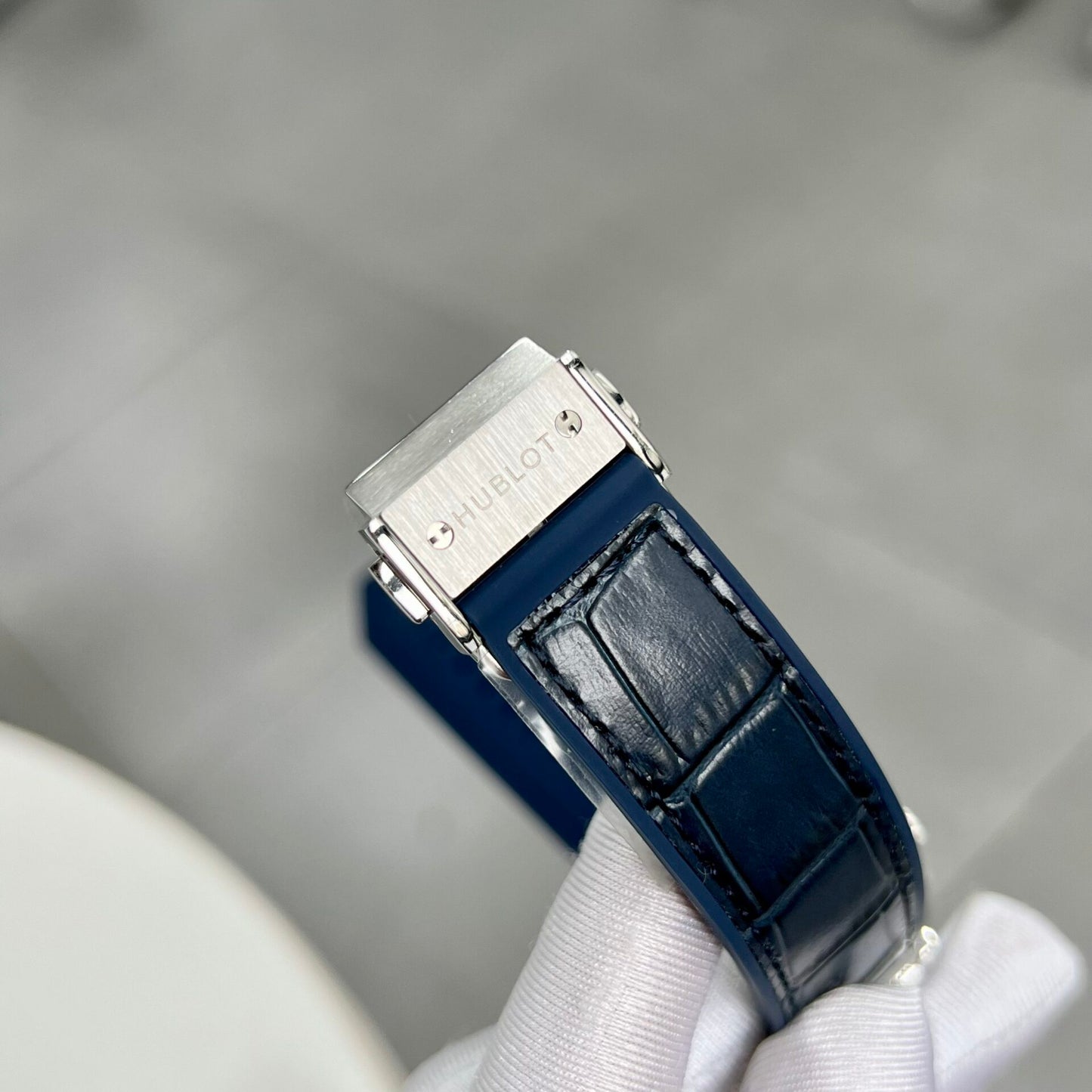 Hublot Replica 11 Watch With Full Diamond Case Blue HB Factory 38mm