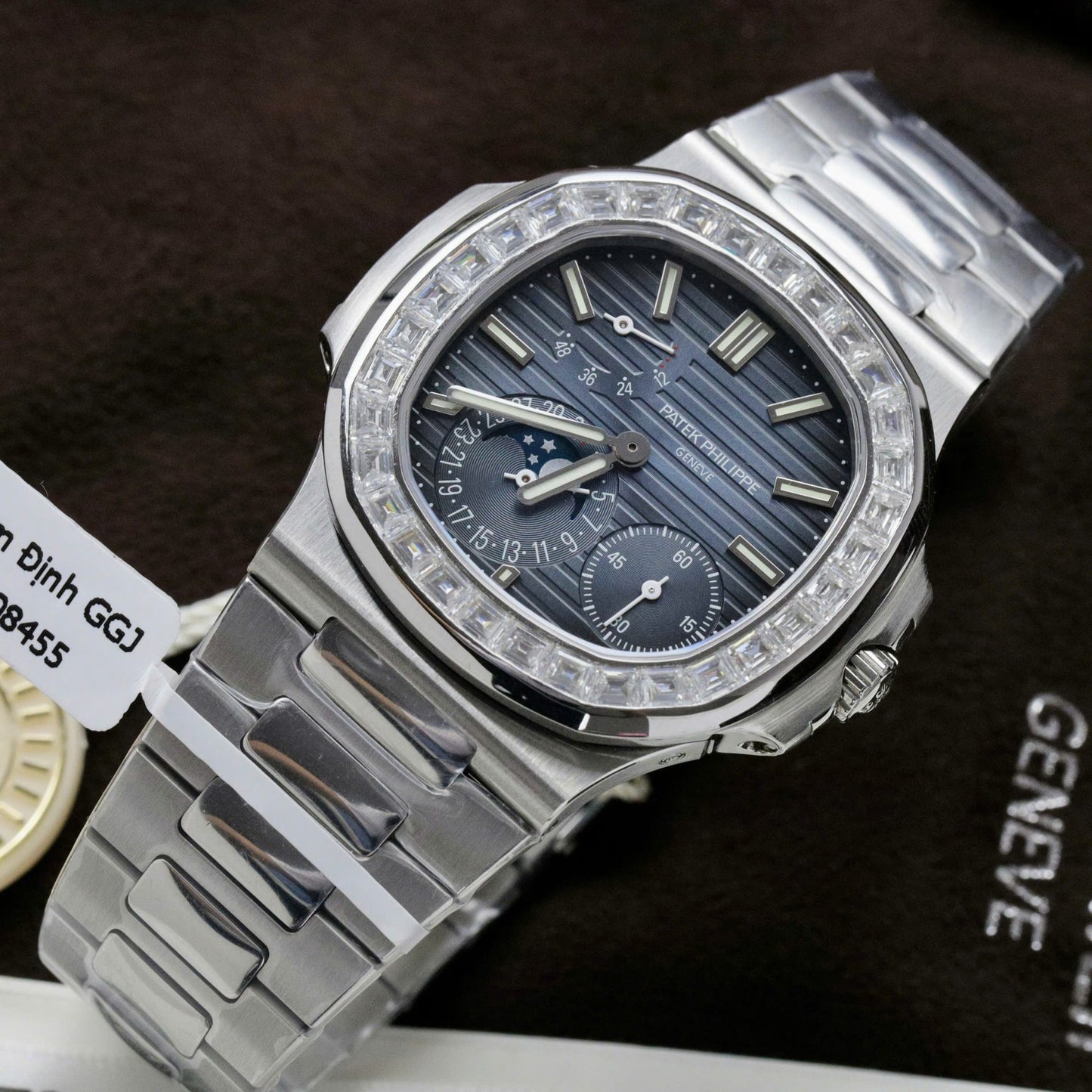 Patek Philippe Nautilus 5724G Refined Dial Replica Watch Custom Diamonds Moissanite Baguette 40mm