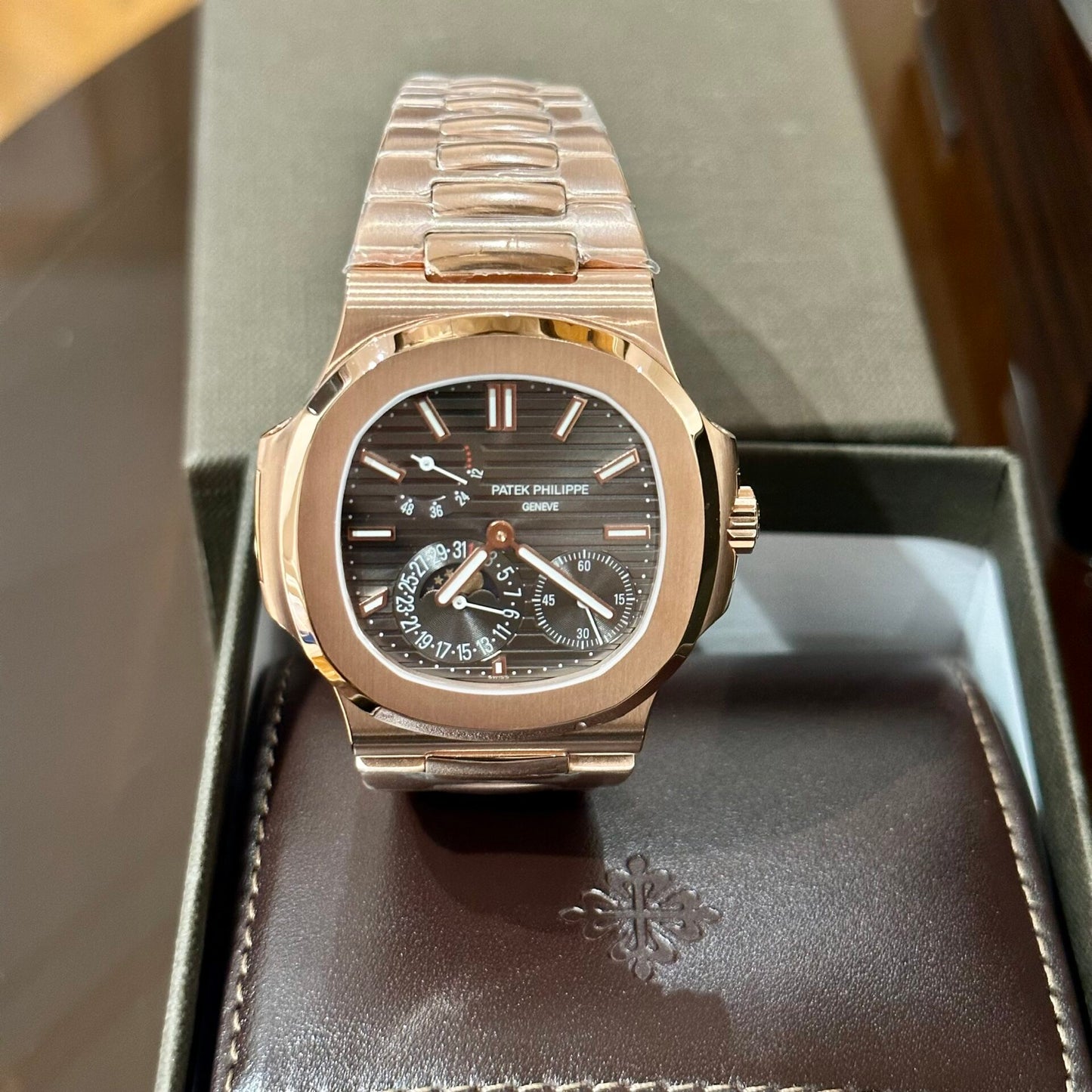 Patek Philippe Replica Watch Nautilus 5712 Rose Gold Plated Black Dial GRF 40mm