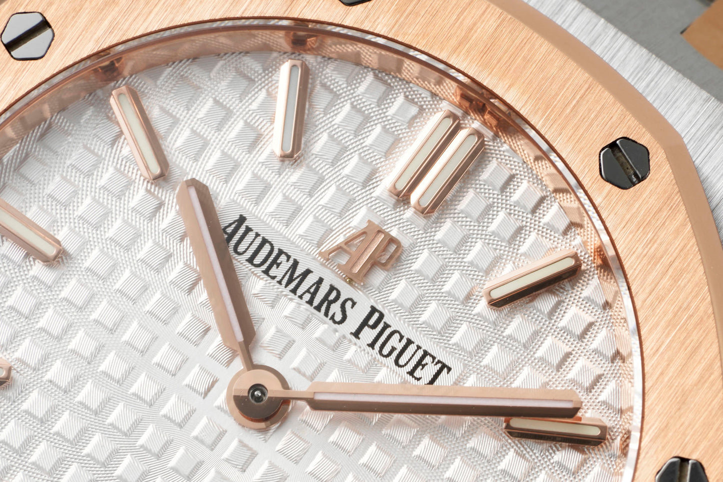 Audemars piguet Royal Oak Series 67651SR.ZZ.1261SR.01(1:1 replica)
