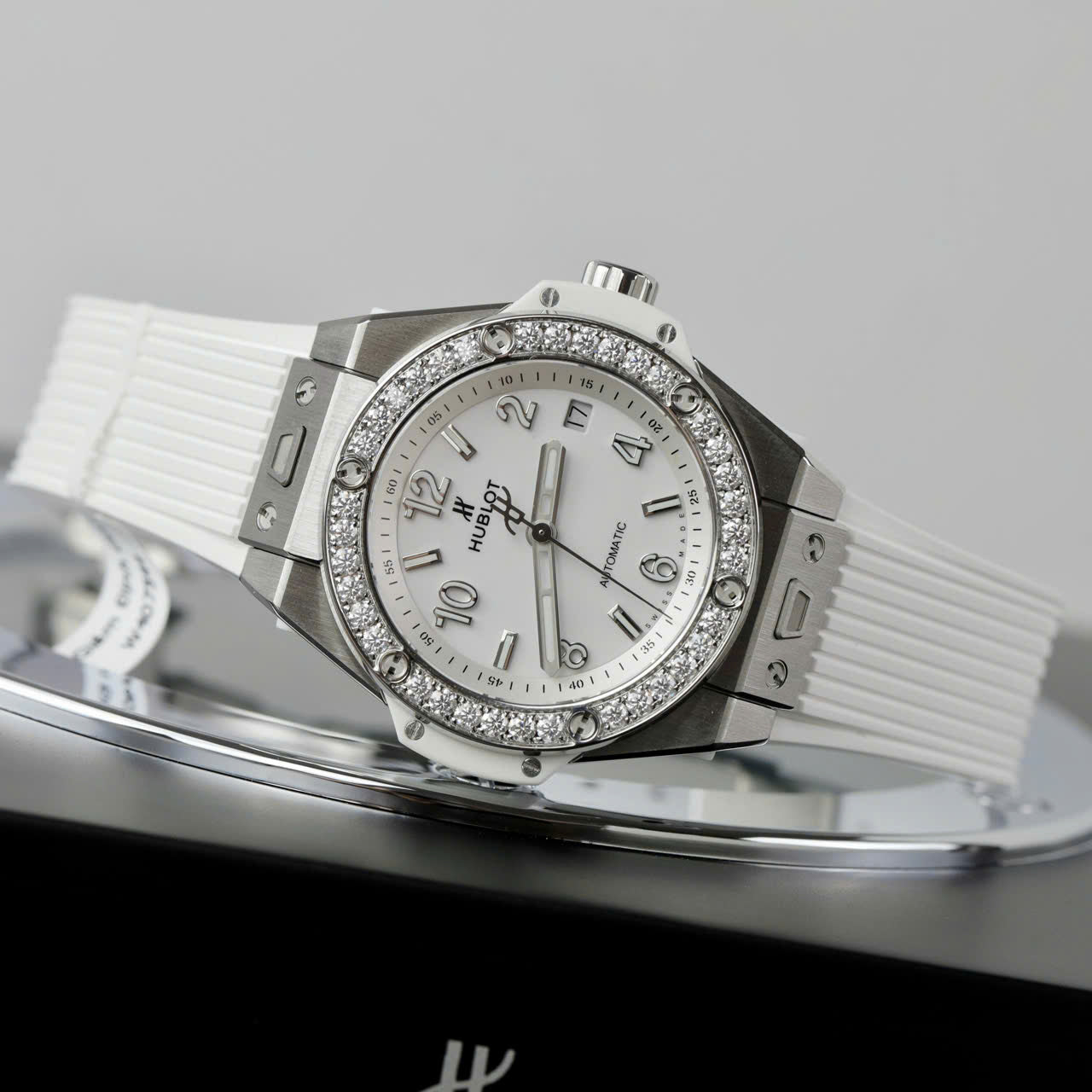 Hublot Big Bang One Click Titanium Customs Moissanite Diamonds Bezel Replica Watch 39mm