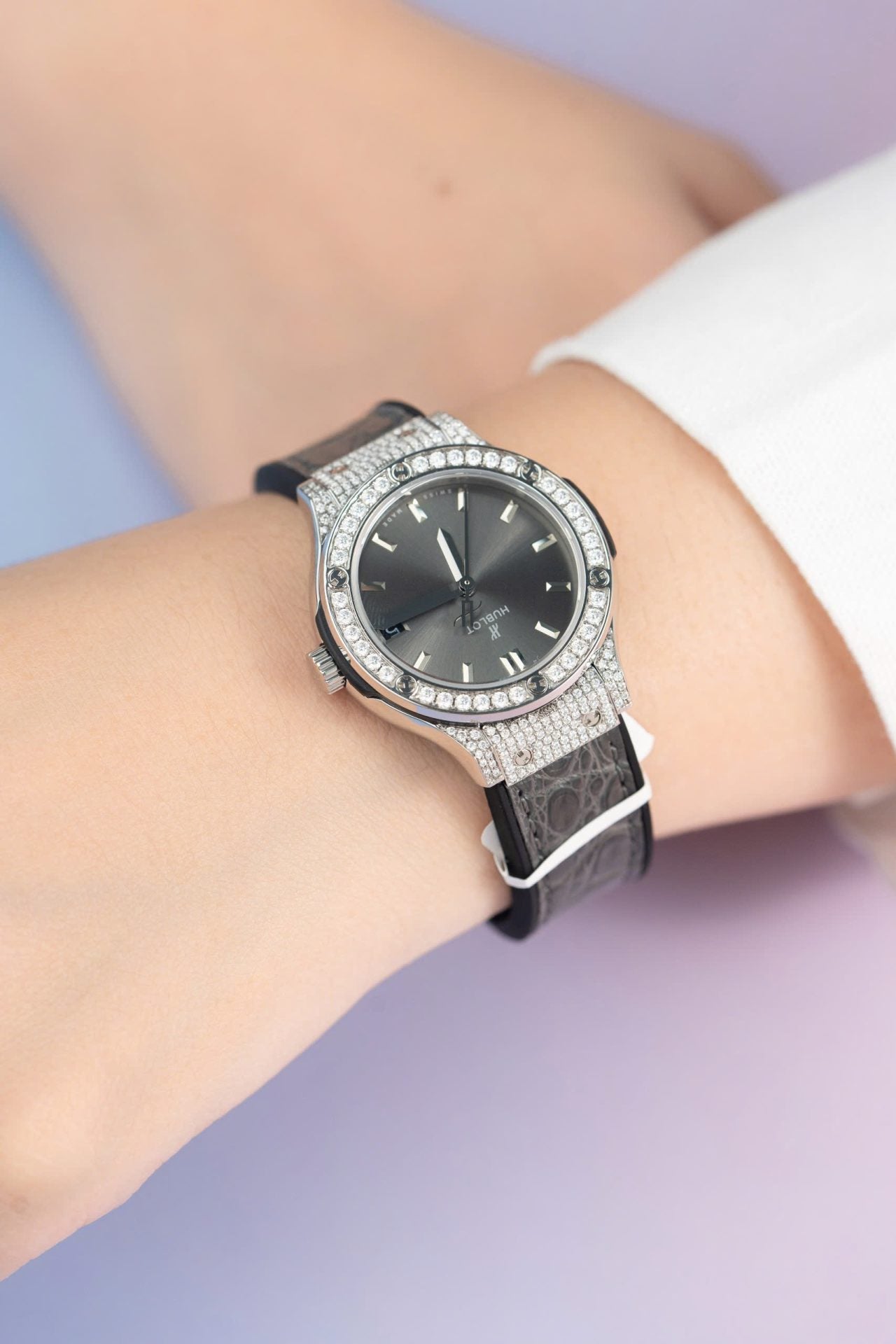 Hublot Classic Fusion Replica Watch Moissanite Diamond Hong Kong Gray Dial 33mm