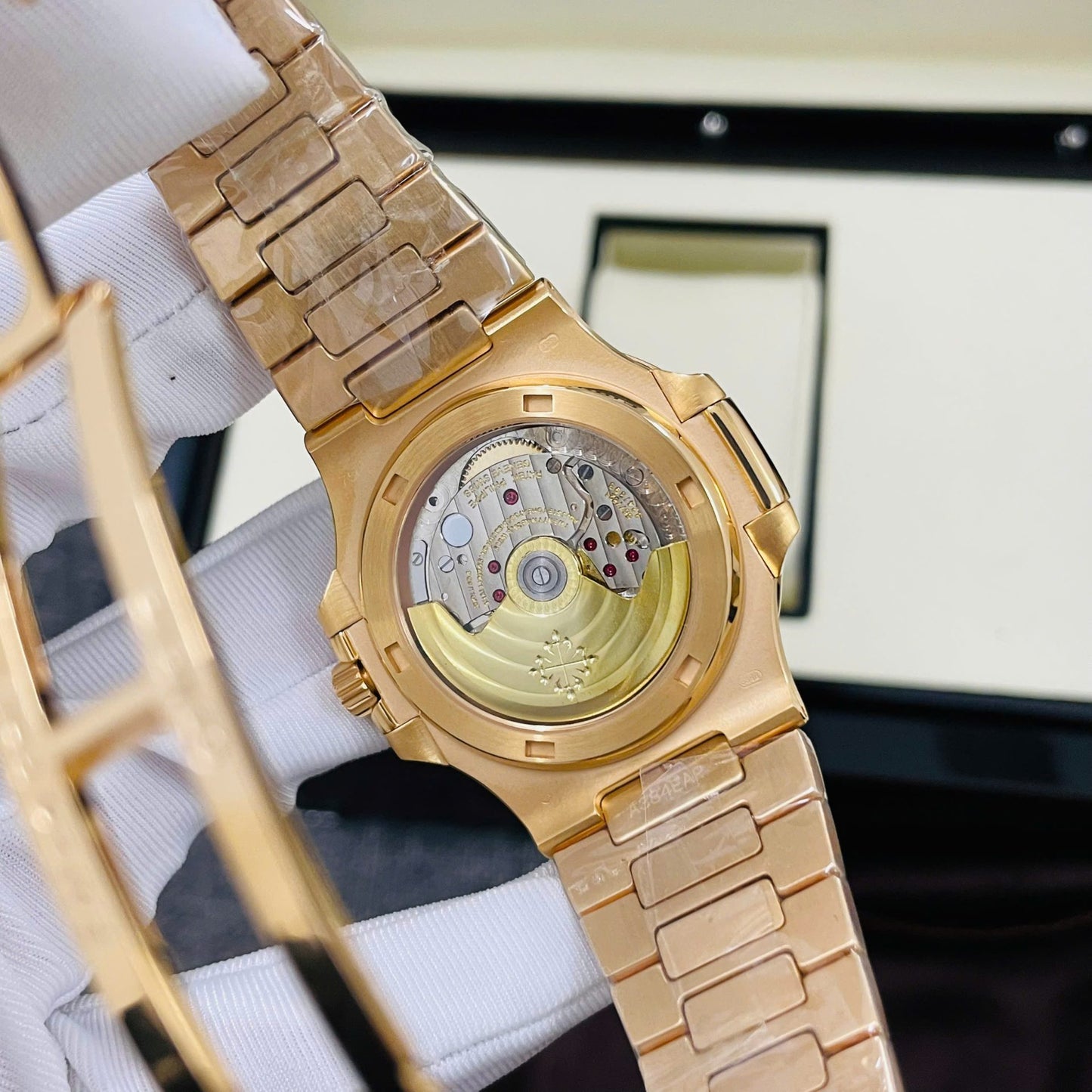 Patek Philippe Nautilus 5723 Copies Watch 18K Gold Wrapped + Synthetic Ruby 40mm