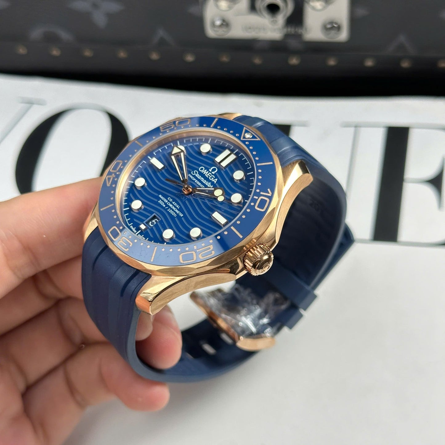 Omega Seamaster Diver 300M Replica Watch Blue Dial Rubber Strap VSF 42mm