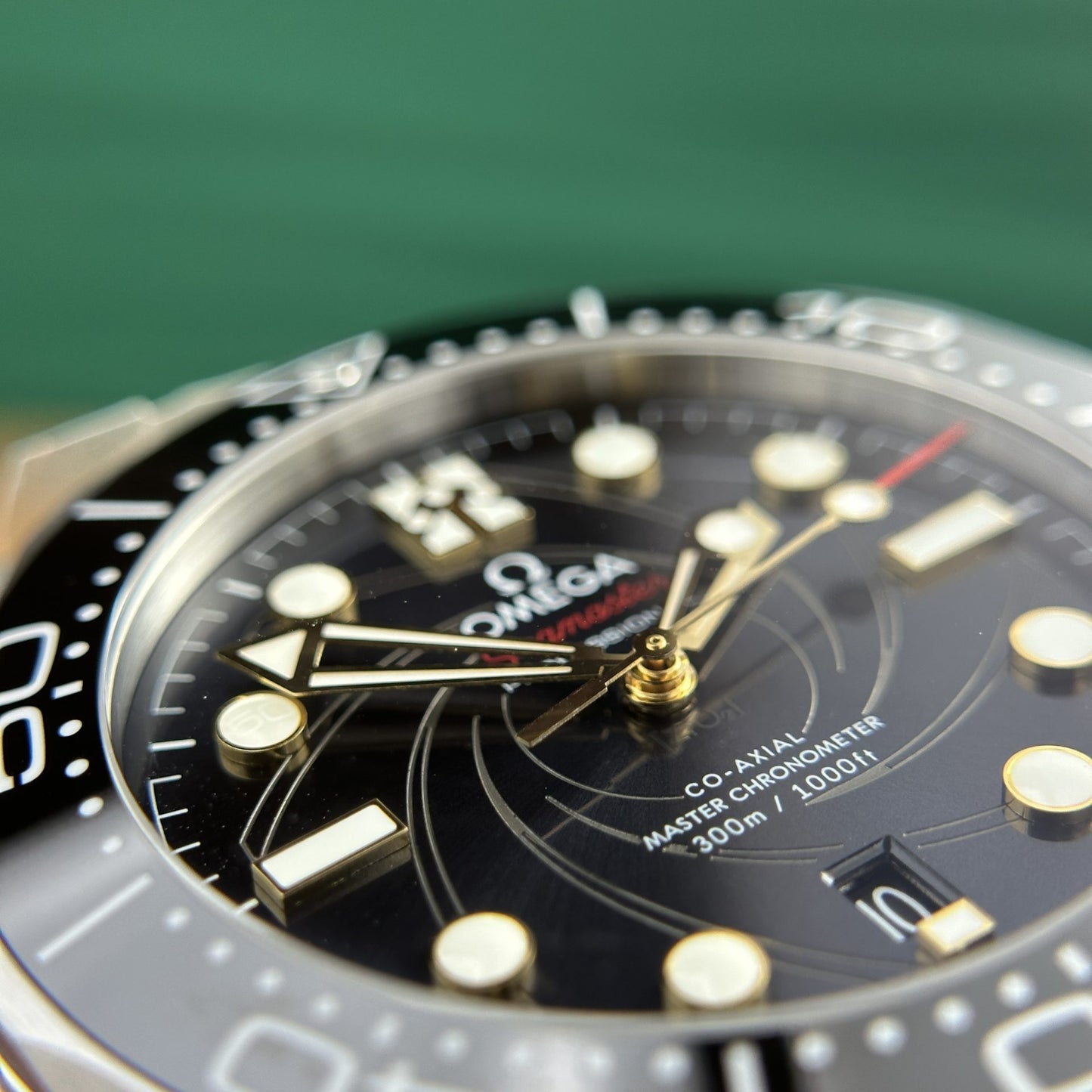 Omega Replica 1:1 Watch Seamaster James Bond 007  VS Factory 42mm
