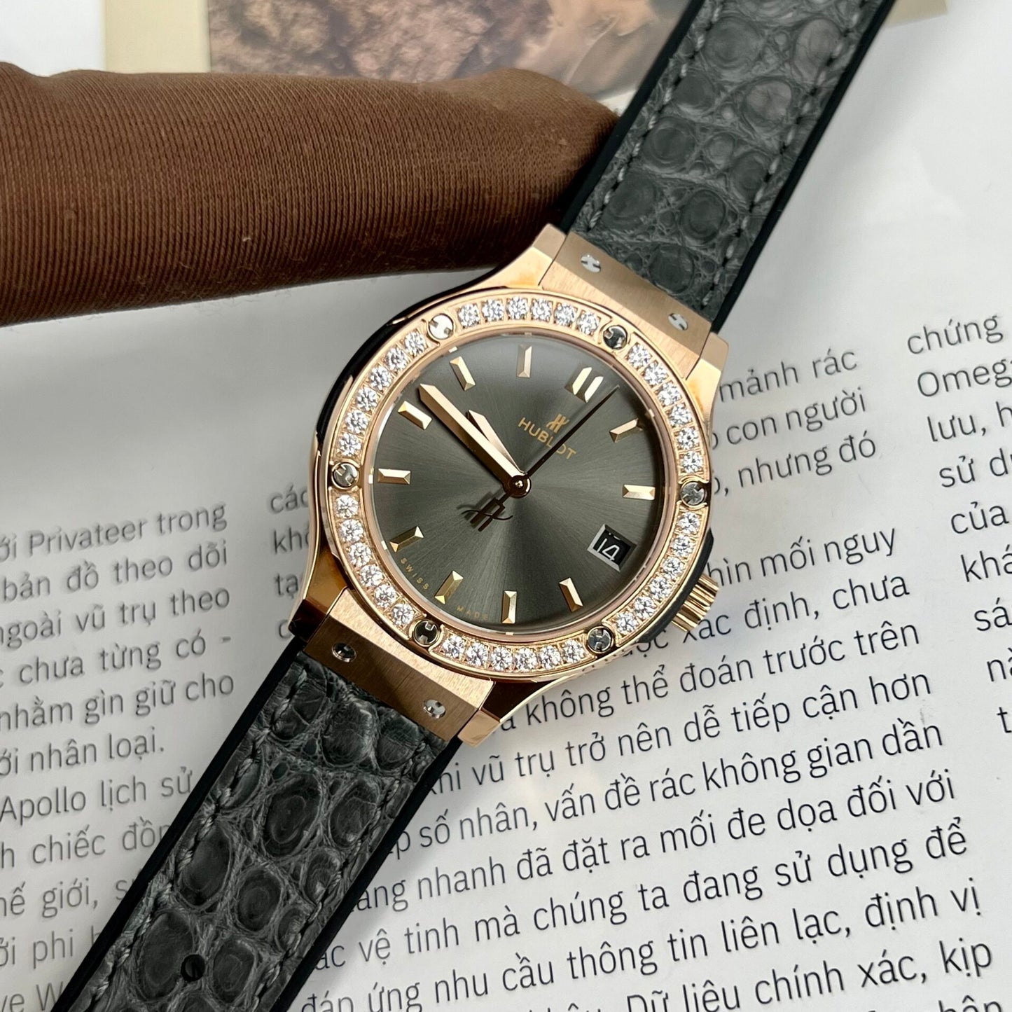 Hublot Replica 11 Watch Classic Fusion King Gold Women s Grey Dial Diamond Bezel 33mm