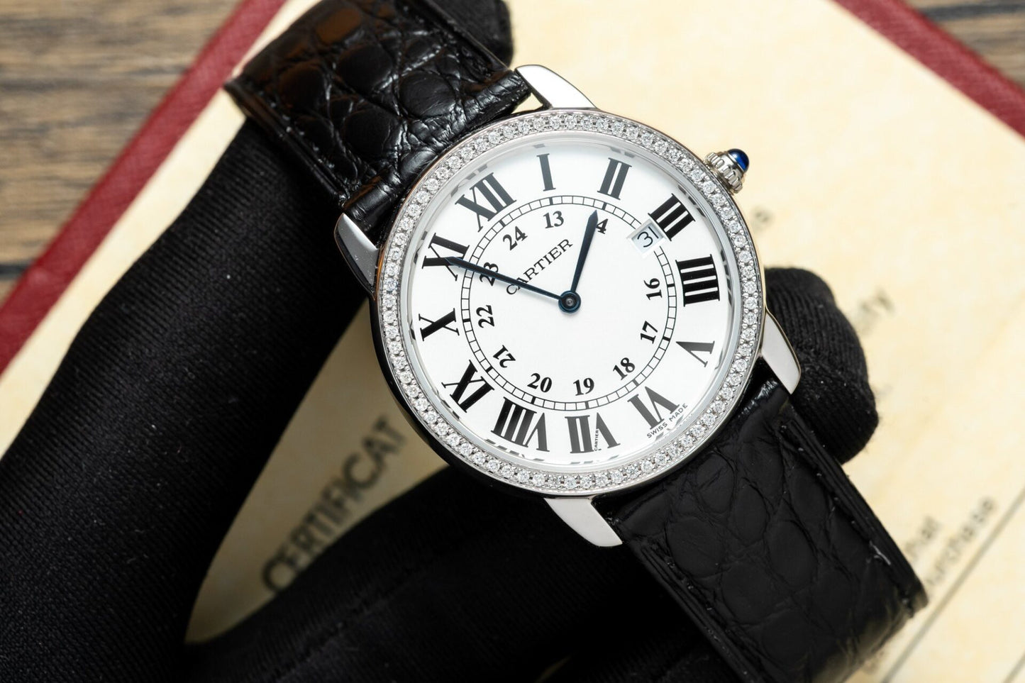 Cartier Ronde Natural Diamond Replica 1:1 Watch For Women 36mm