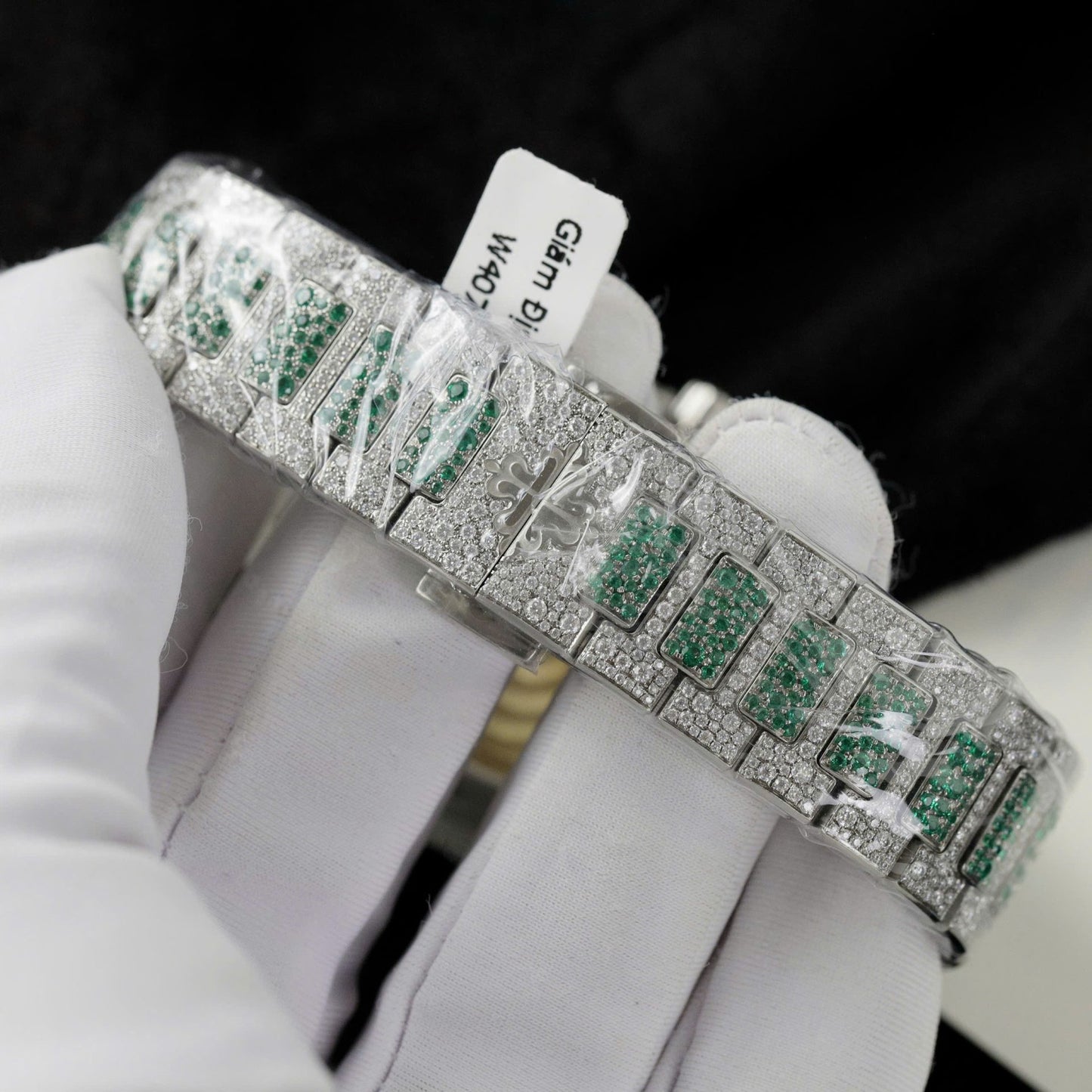 Patek Philippe Best Copies Watch Nautilus 7118 Custom Diamonds Moissanite Hong Kong 35.2mm