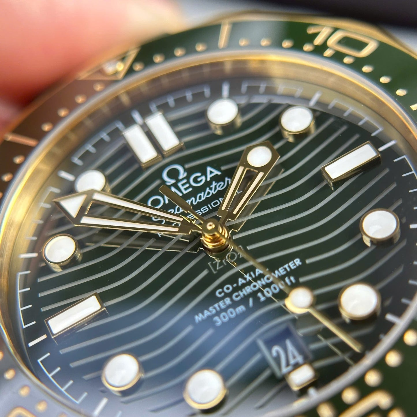 Omega Seamaster Diver 300M Replica Watches Dial Green VS Factory 42mm