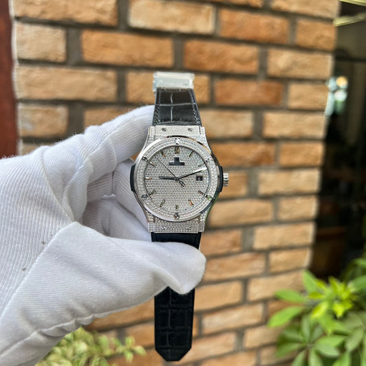 Hublot Replica 1:1 Watch Classic Fusion Titanium With Full Diamond 42mm