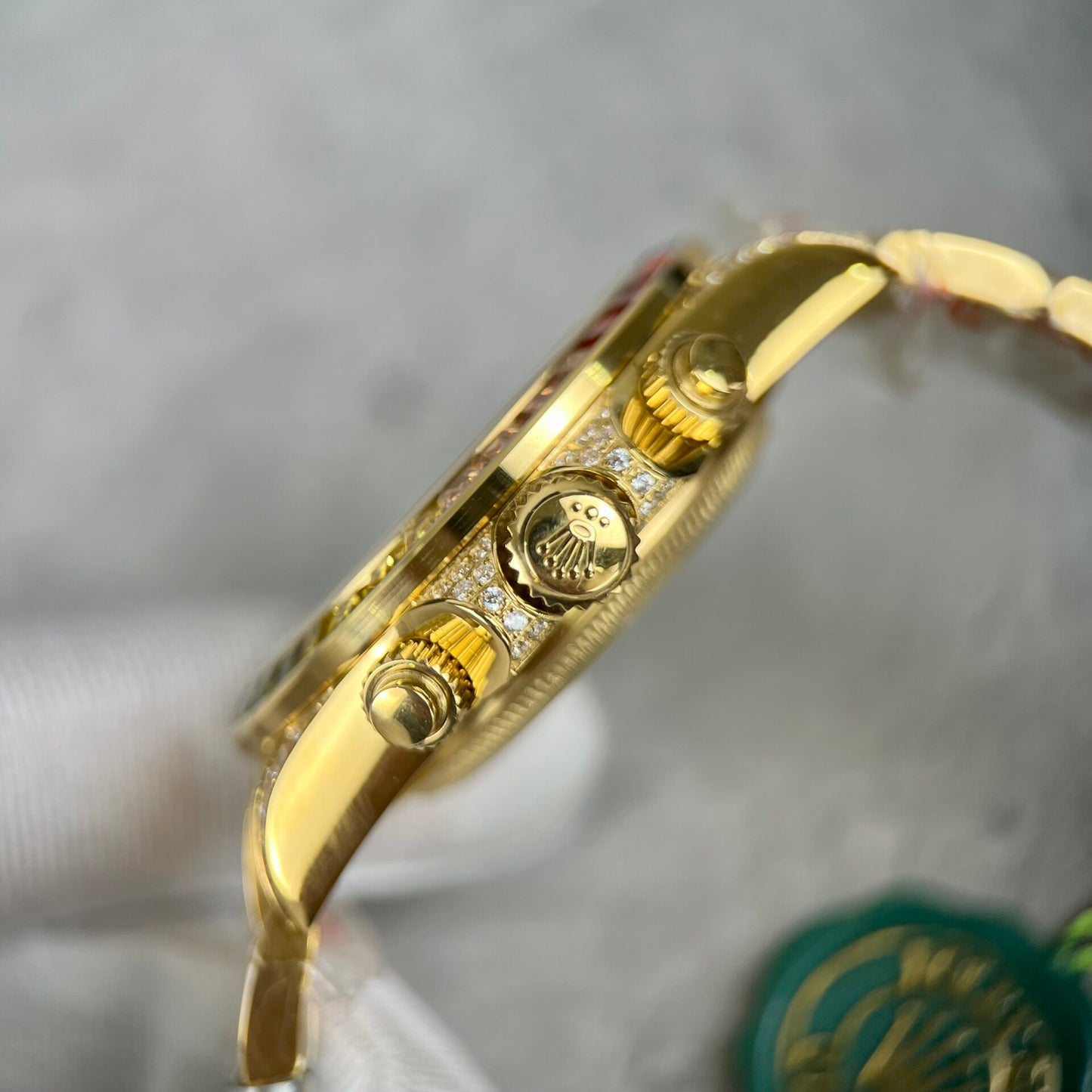 Rolex Replica 1:1 Watch Daytona Rainbow Yellow Gold Plated With Stone 40mm