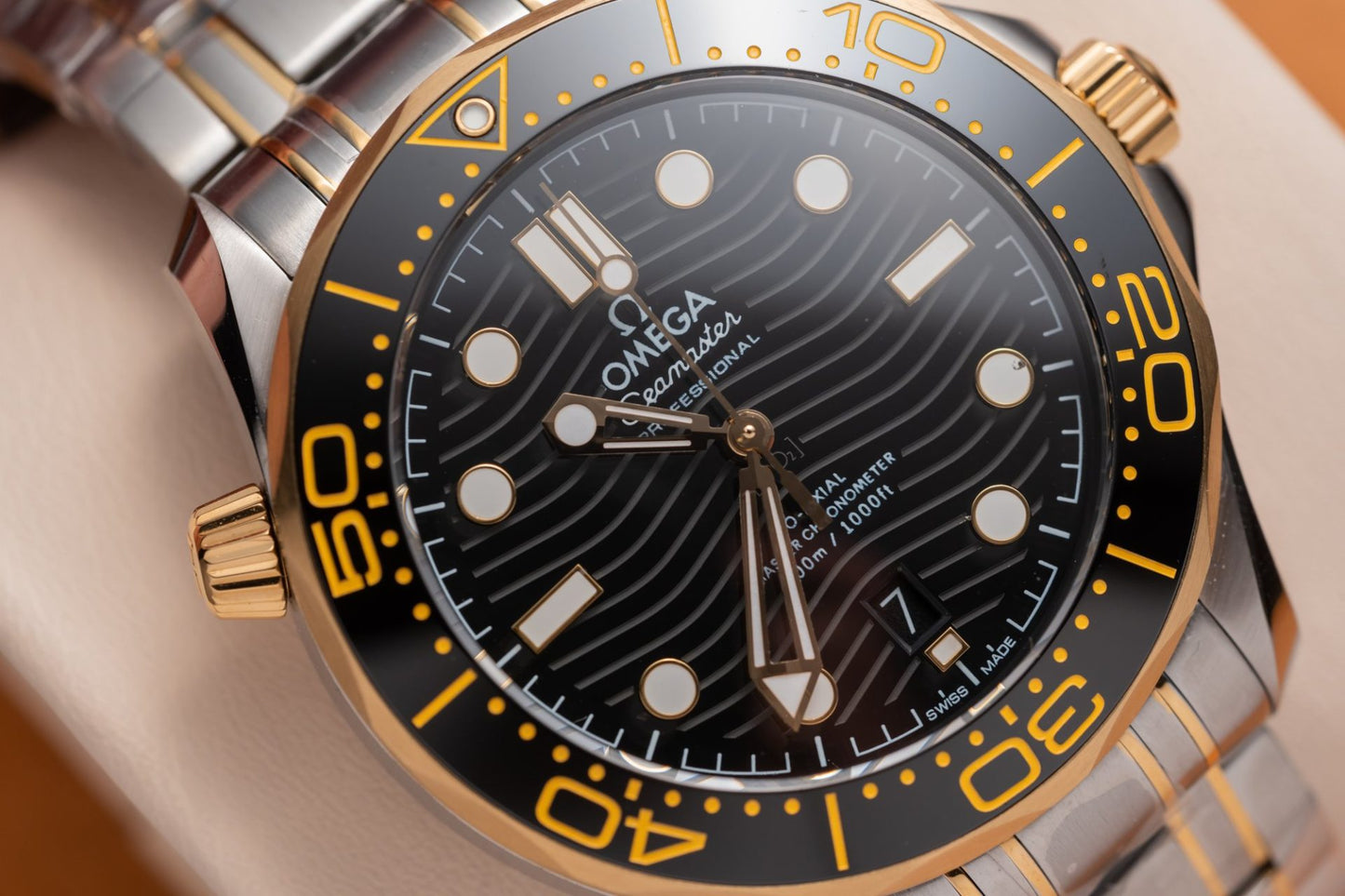 Omega Replica Watch Seamaster Demi Gold Black Dial VS Factory Demi Gold 42mm