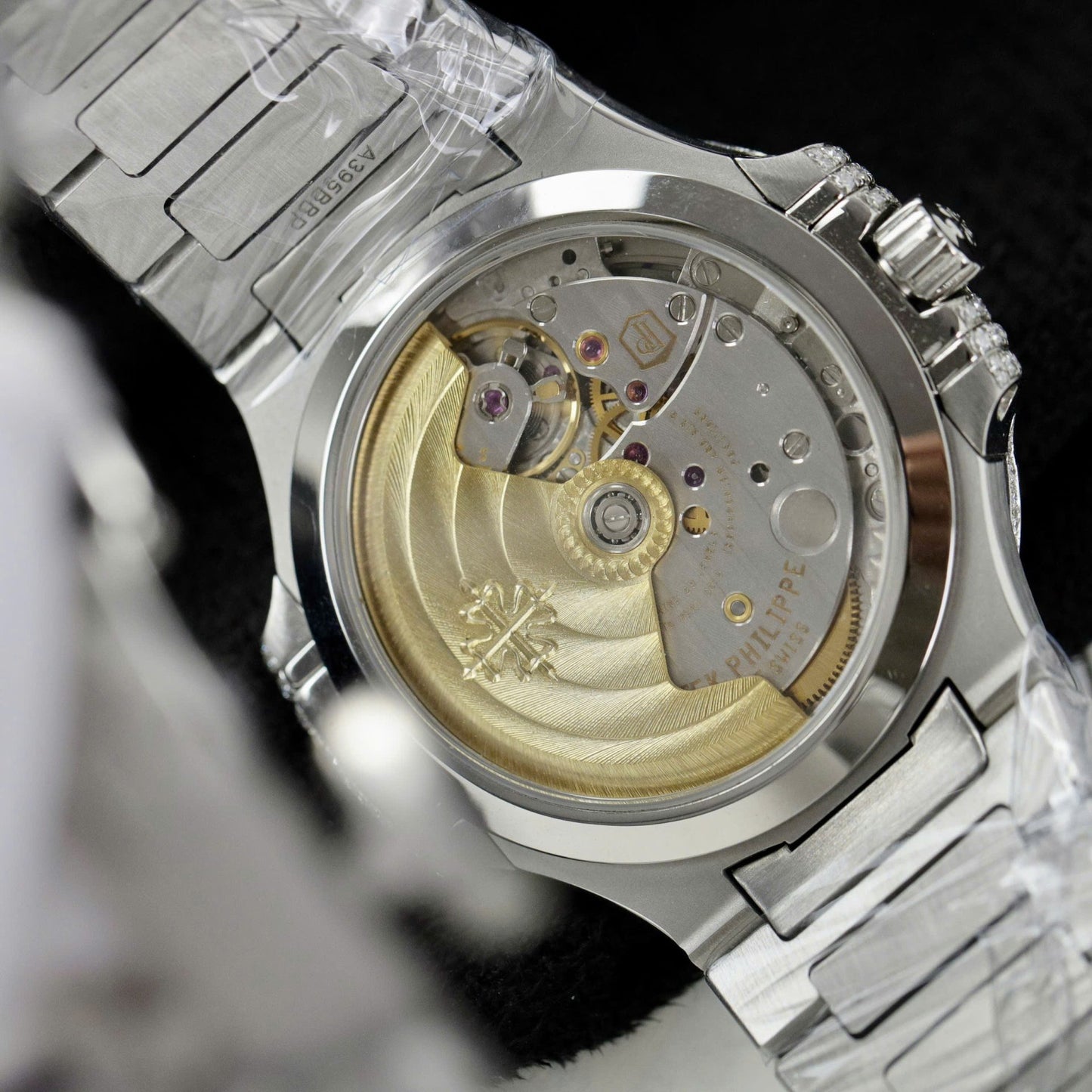 Patek Philippe Best Copies Watch Nautilus 7118 Custom Diamonds Moissanite Hong Kong 35.2mm