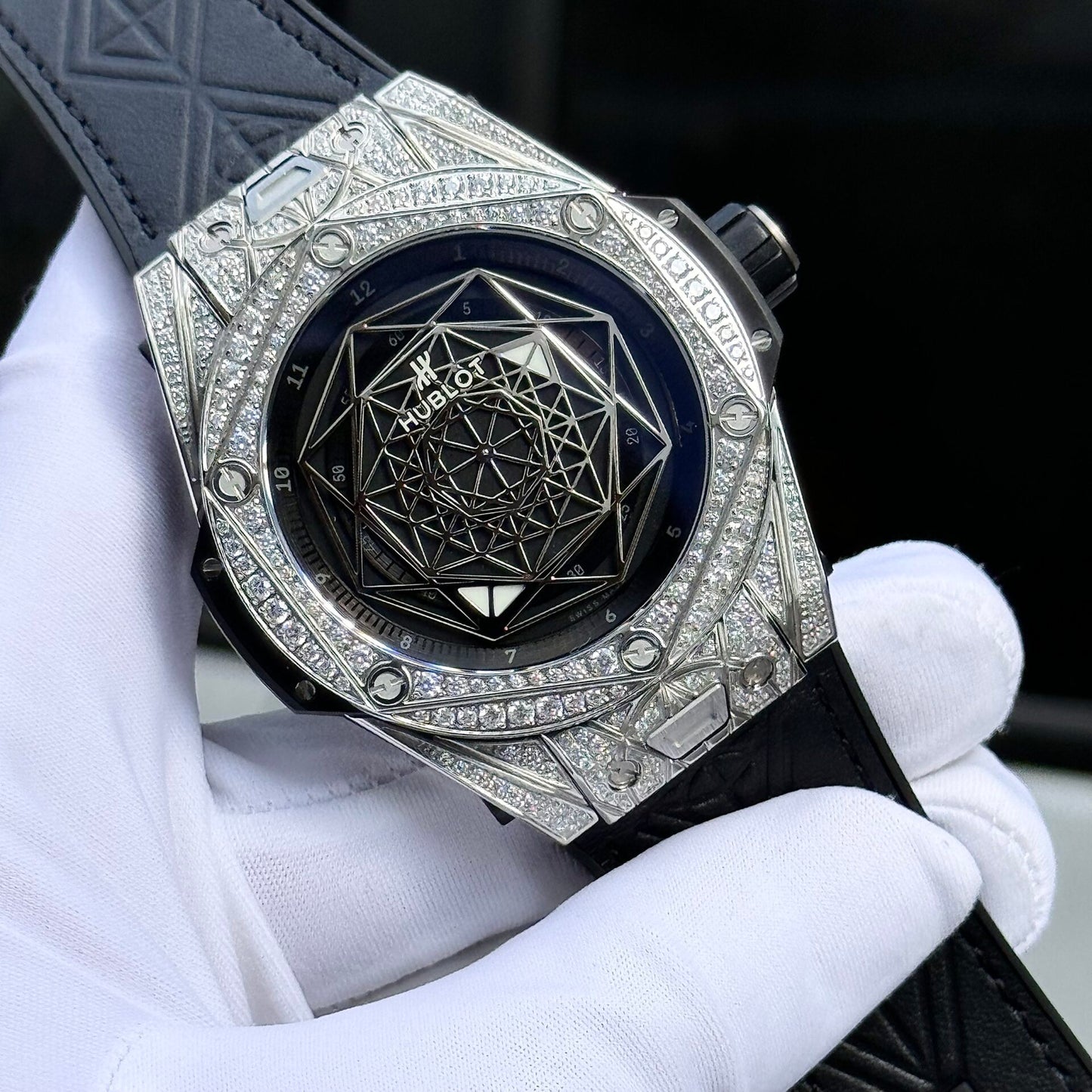 Hublot Replica 1:1 Watch Big Bang Sang Bleu Titanium With Full Stone 44mm