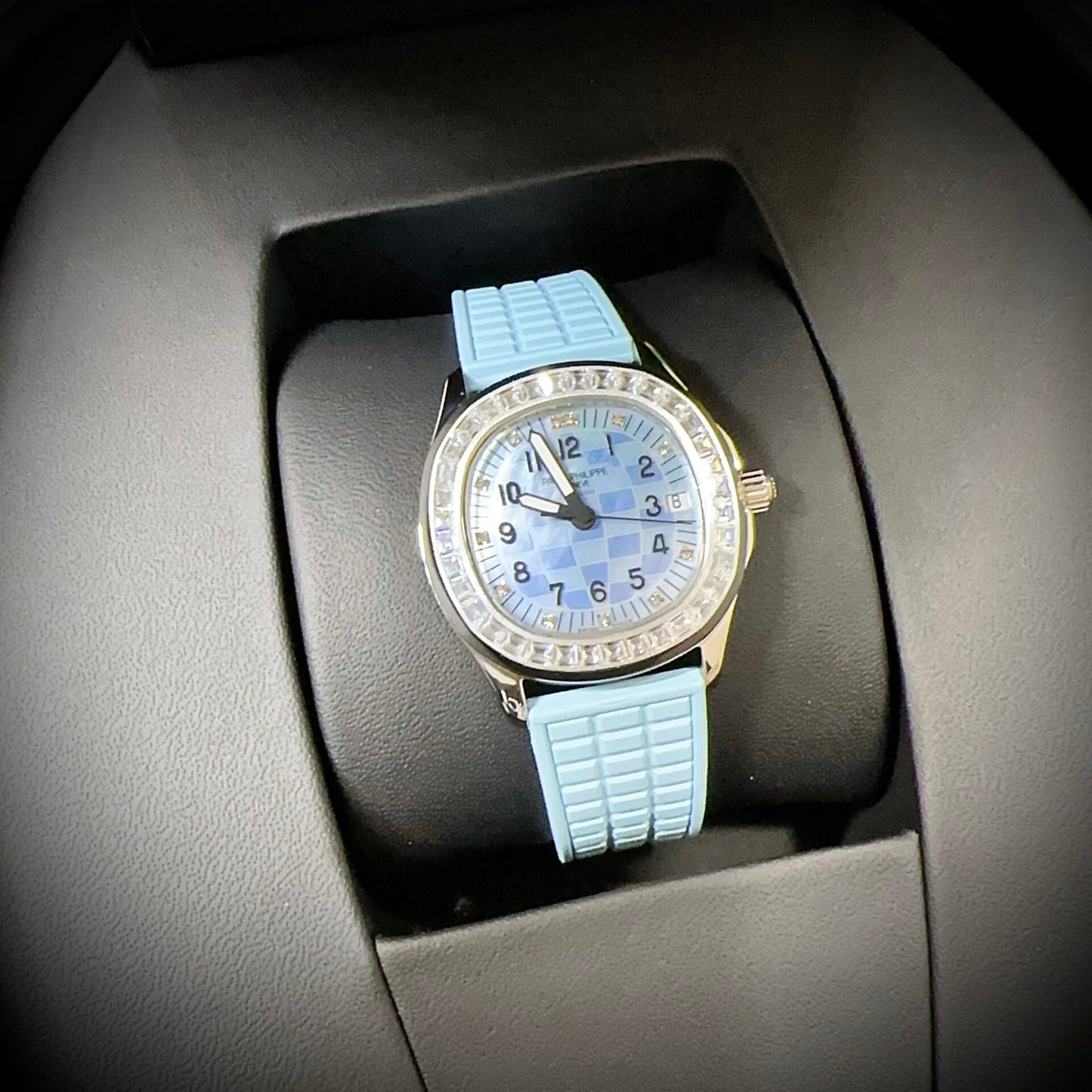Patek Philippe Aquanaut 5072R Replica Watch Blue Diamond PP Factory 35.6mm