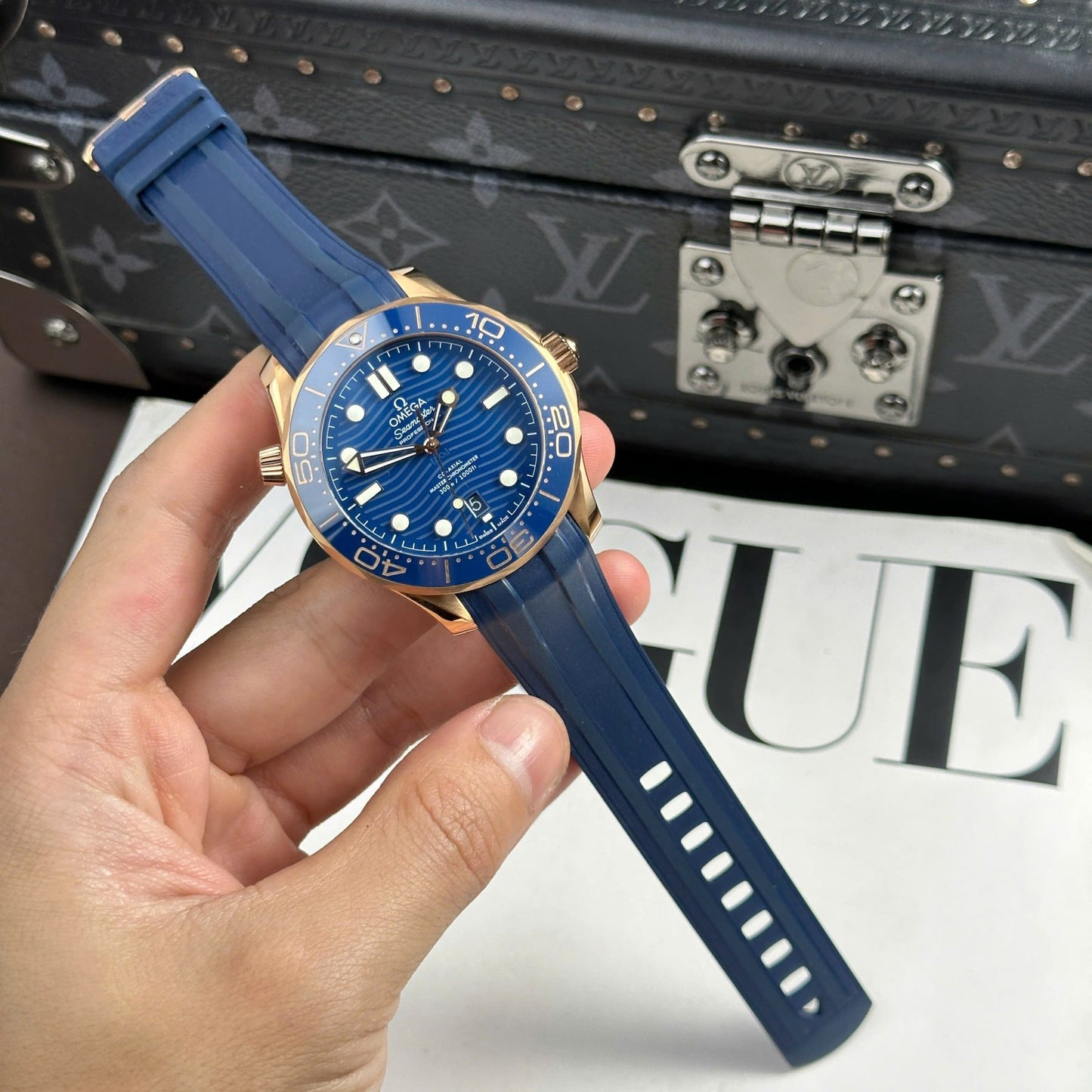 Omega Seamaster Diver 300M Replica Watch Blue Dial Rubber Strap VSF 42mm