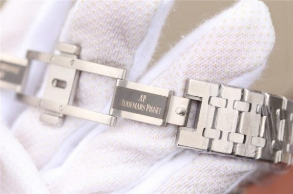 Replica Audemars Piguet Royal Oak Chronograph SS JHF Black/White Dial SS Bracelet A7750